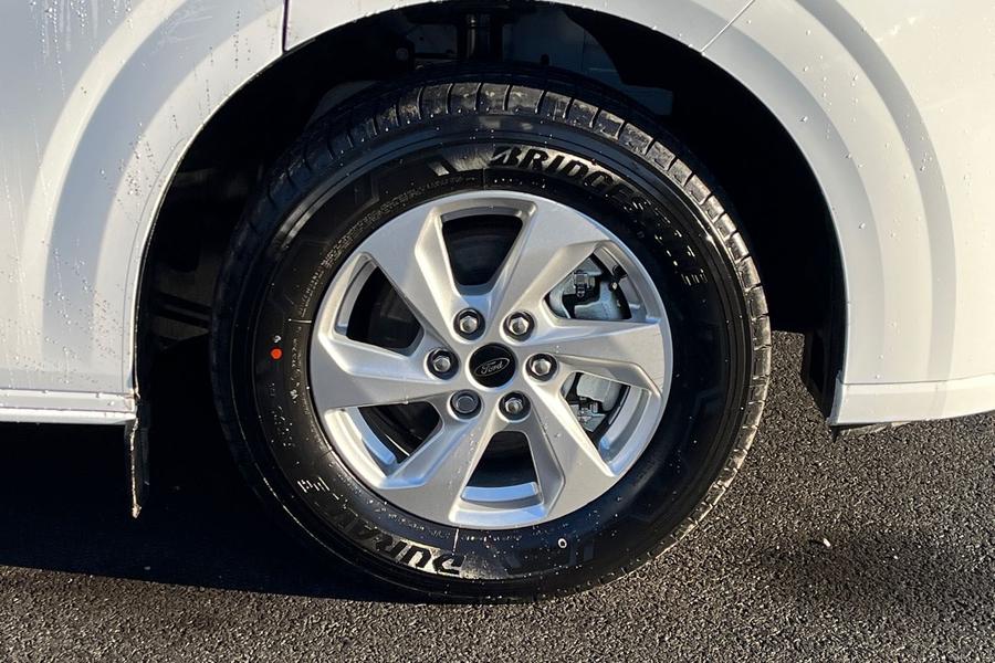 Ford E-TRANSIT CUSTOM Photo ca97e1ec-bfe0-41bb-b61f-51b8dfb315f0.jpg