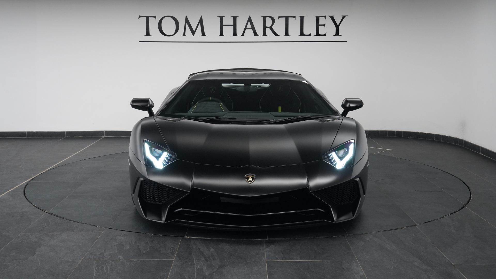 LAMBORGHINI Aventador Photo ca9c4dd2-5551-4cdb-9685-572815383efe.jpg