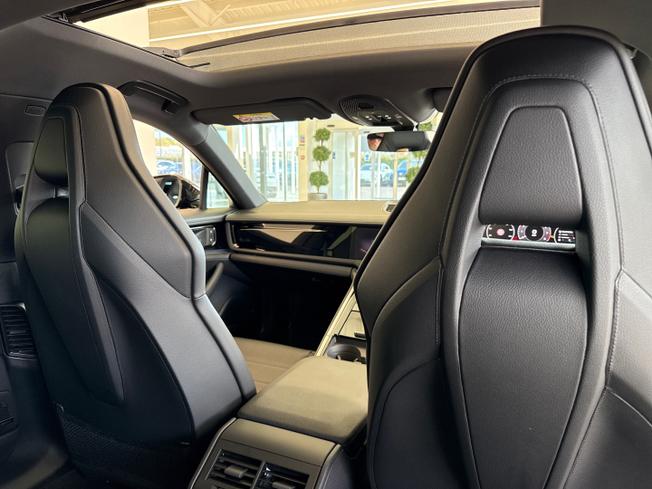 PORSCHE Panamera Photo 49