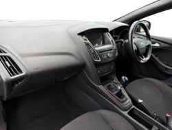 FORD Focus Photo 2