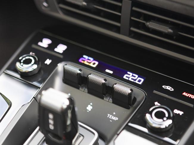 PORSCHE 911 Photo 24