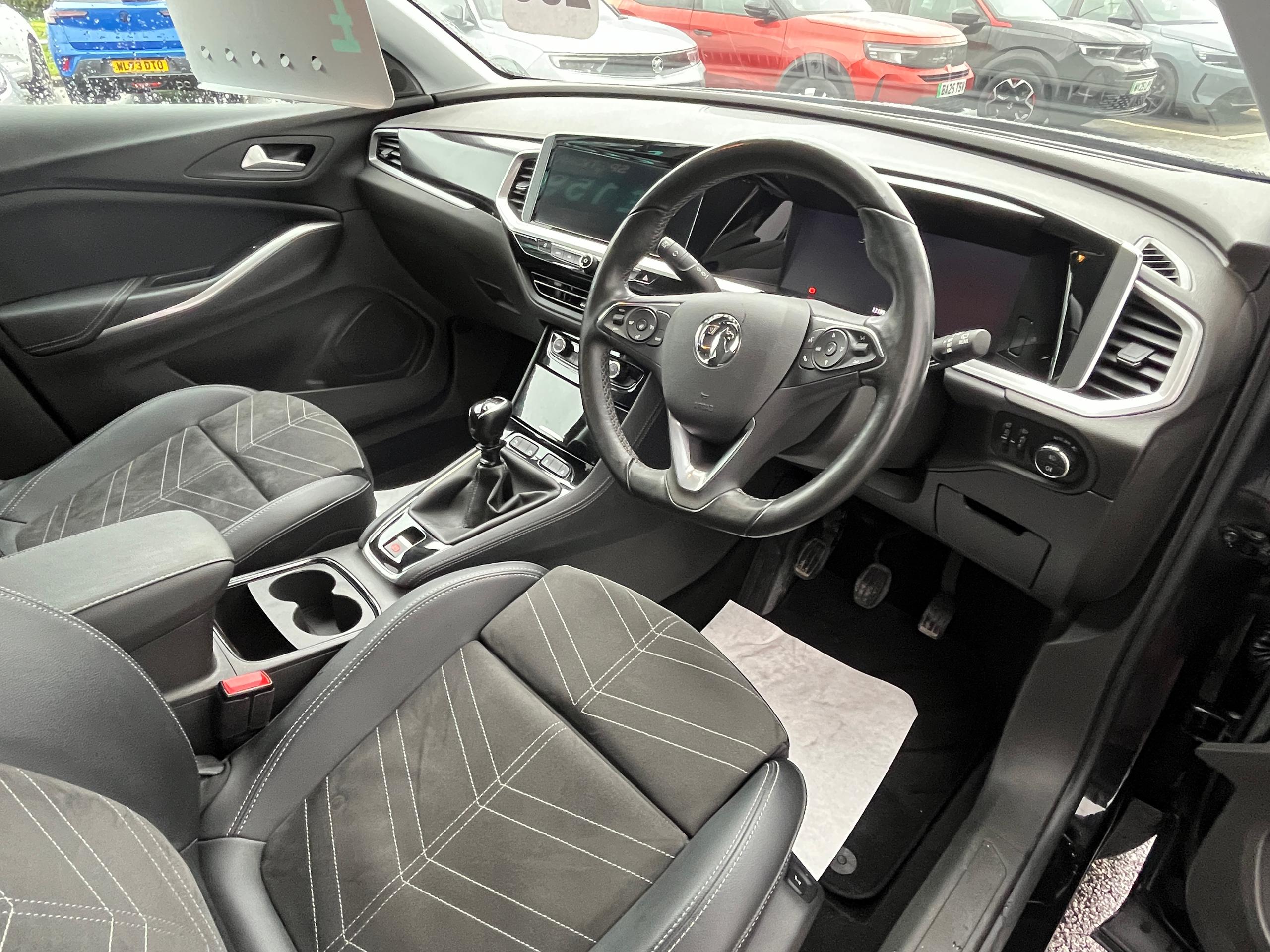 Vauxhall Grandland Photo 8
