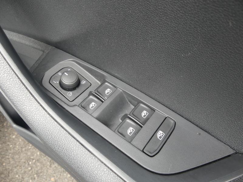 Skoda Karoq Photo cadea573-9021-49c3-aa63-bbe0a06c10fa.jpg