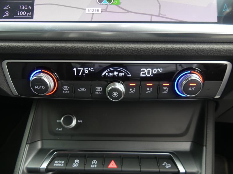 Audi Q3 Photo caf87896-0ca7-4980-b123-0c1ee8ffa970.jpg