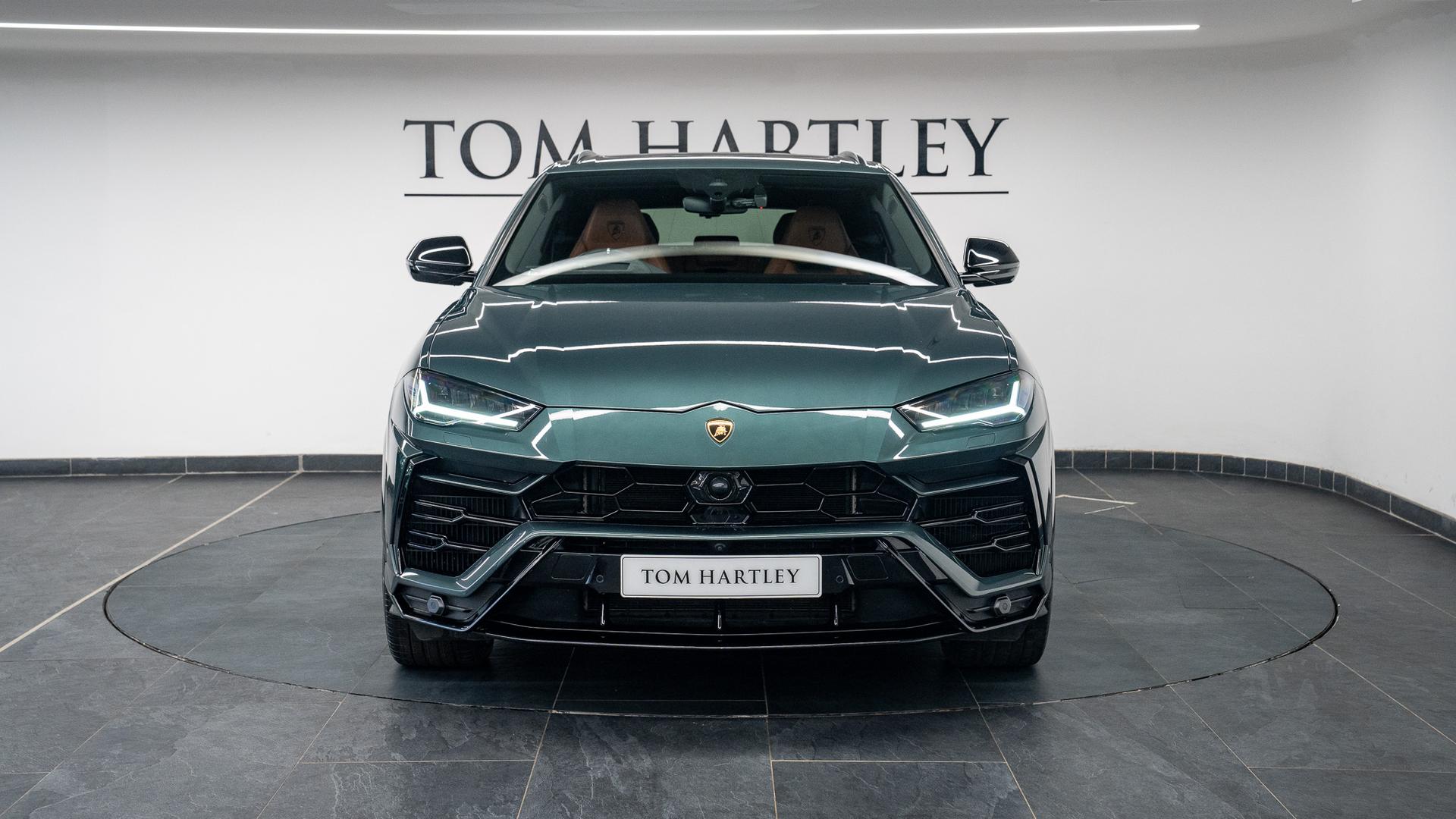 LAMBORGHINI Urus Photo caffa40b-463c-480d-8bee-994242e02f81.jpg