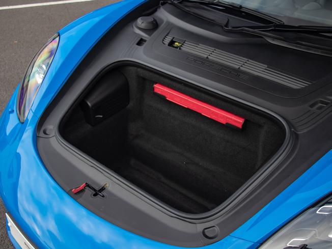 PORSCHE 718 Cayman Photo 39