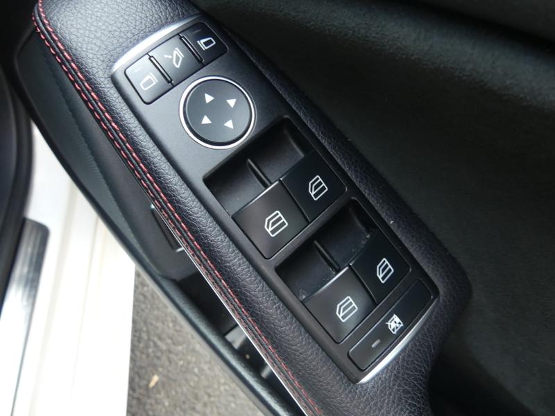 Mercedes-Benz CLA Photo cb056fb1-4ceb-4907-baf3-468935b159bf.jpg