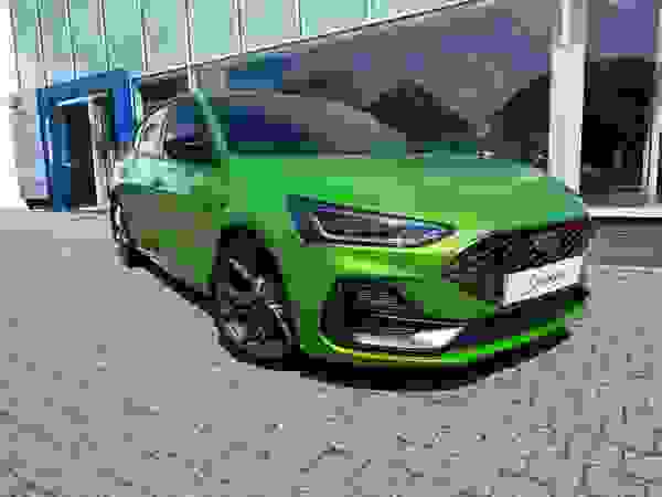 Used 2022 Ford Focus 2.3T EcoBoost ST Hatchback 5dr Petrol Manual Euro 6 (s/s) (280 ps) Mean Green at Dinnages