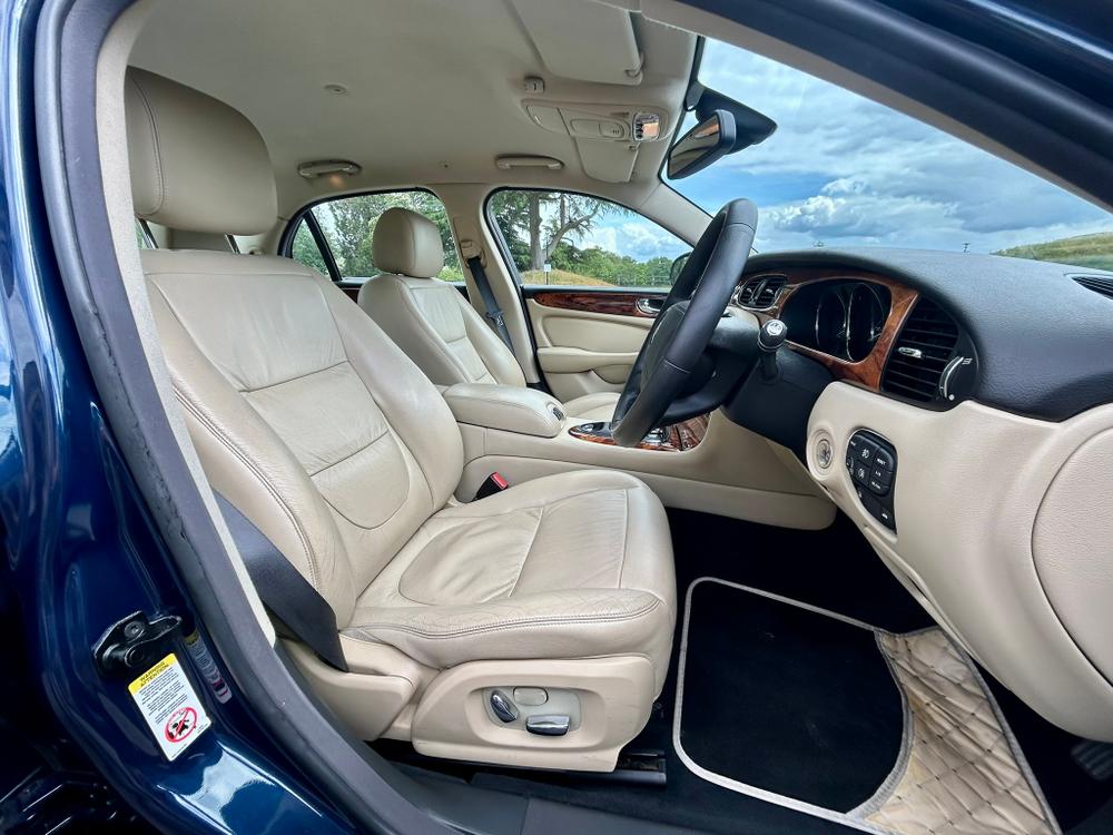 Used Jaguar XJ MM08KKG 29