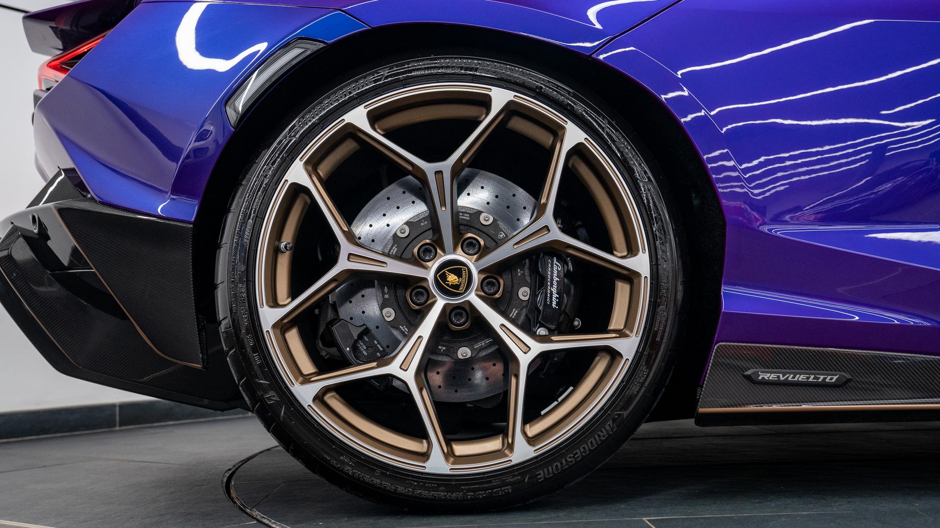 LAMBORGHINI Revuelto Photo cb363a66-19e9-4af3-b959-faa2e9dbc880.jpg