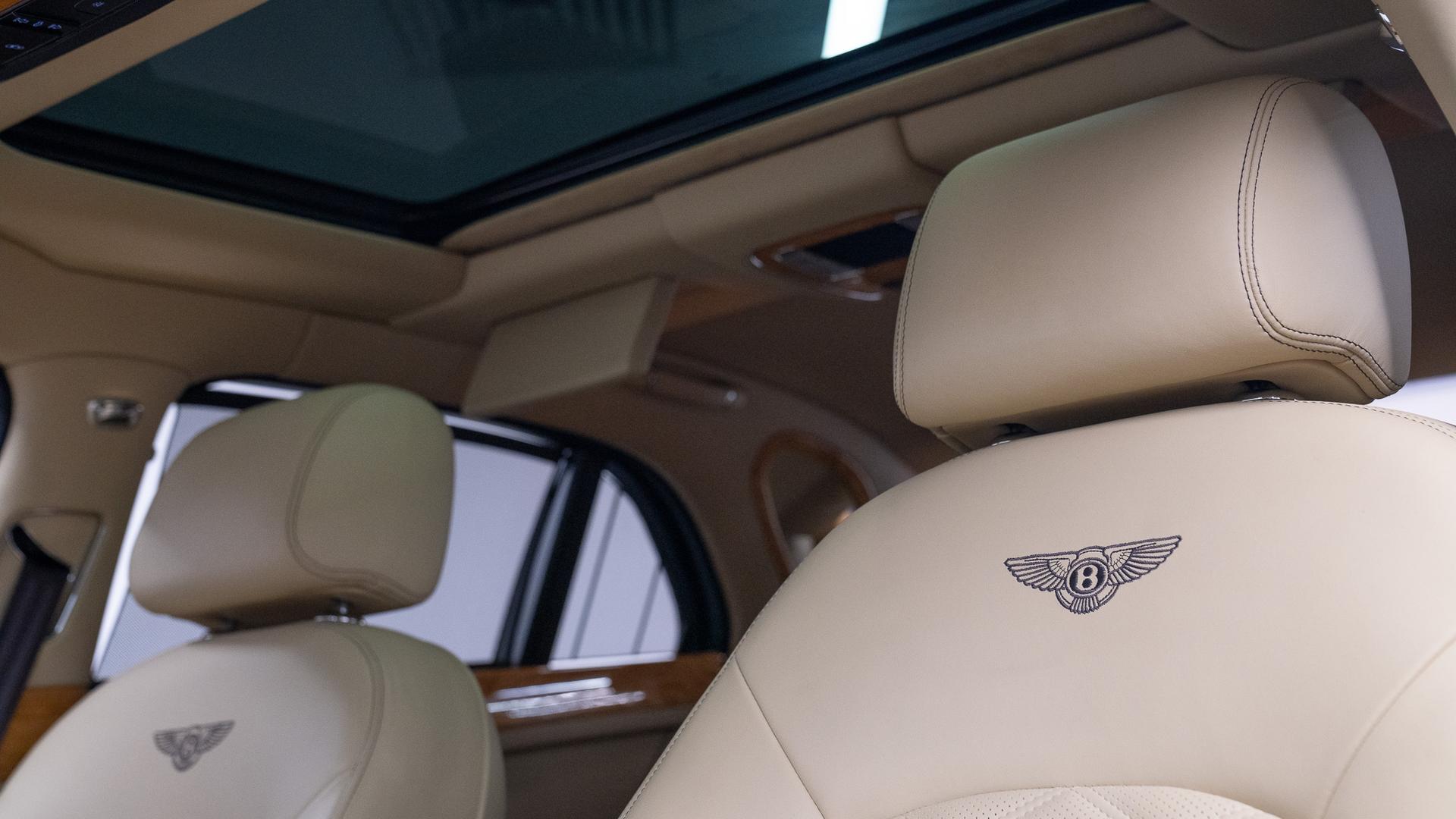 Bentley Mulsanne Photo cb384556-af52-44e1-84ae-171675821c92.jpg