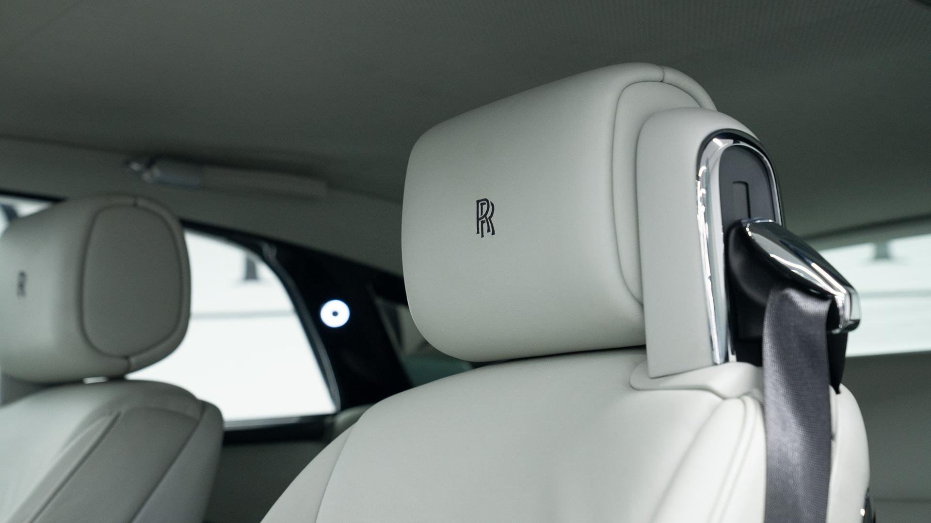 Rolls-Royce Phantom Photo cb69f01e-8824-4274-87ad-7764b0de0f67.jpg