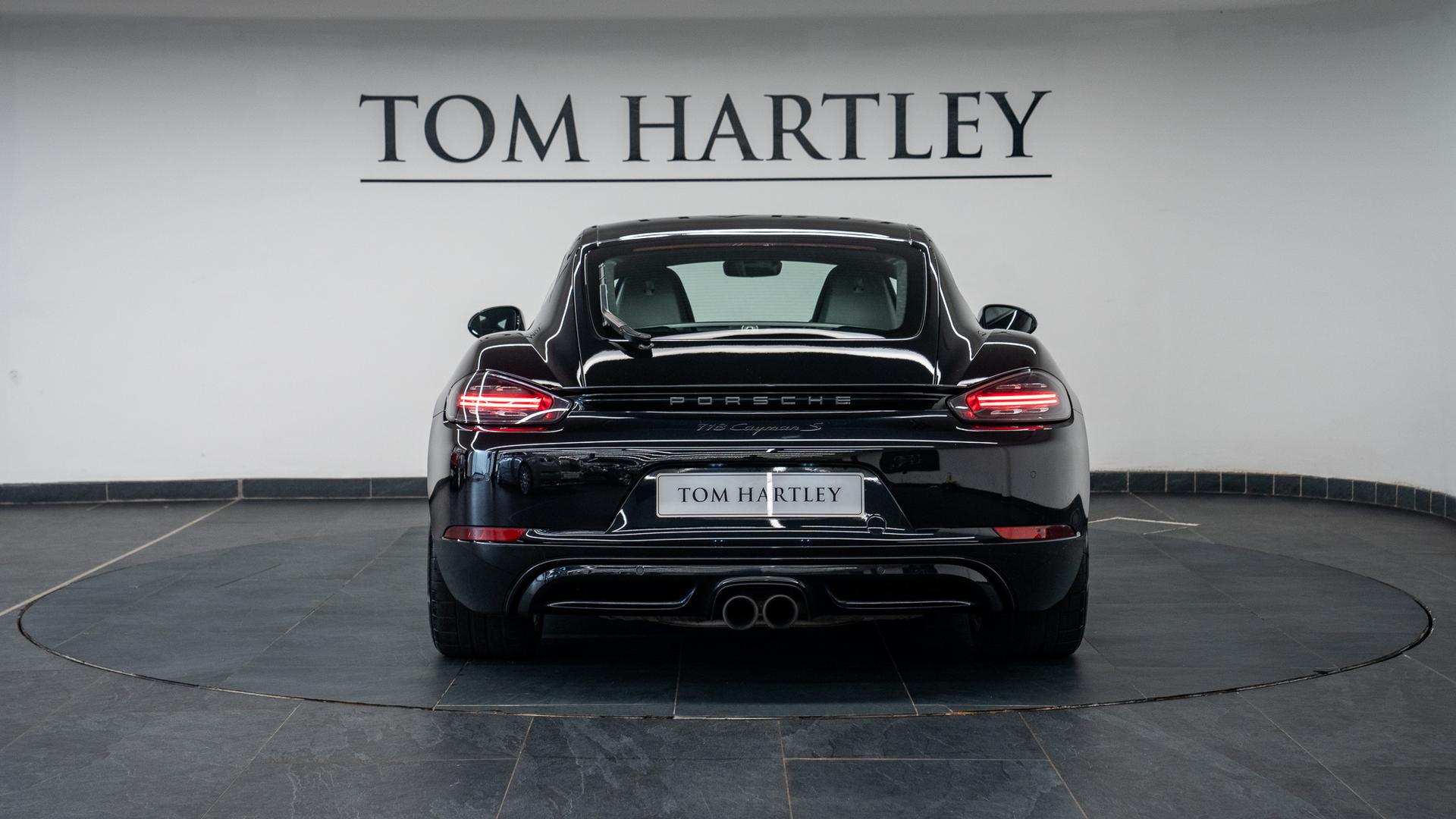 Porsche 718 Cayman Photo cb6bd928-d80b-4dc2-93f3-922b99003103.jpg