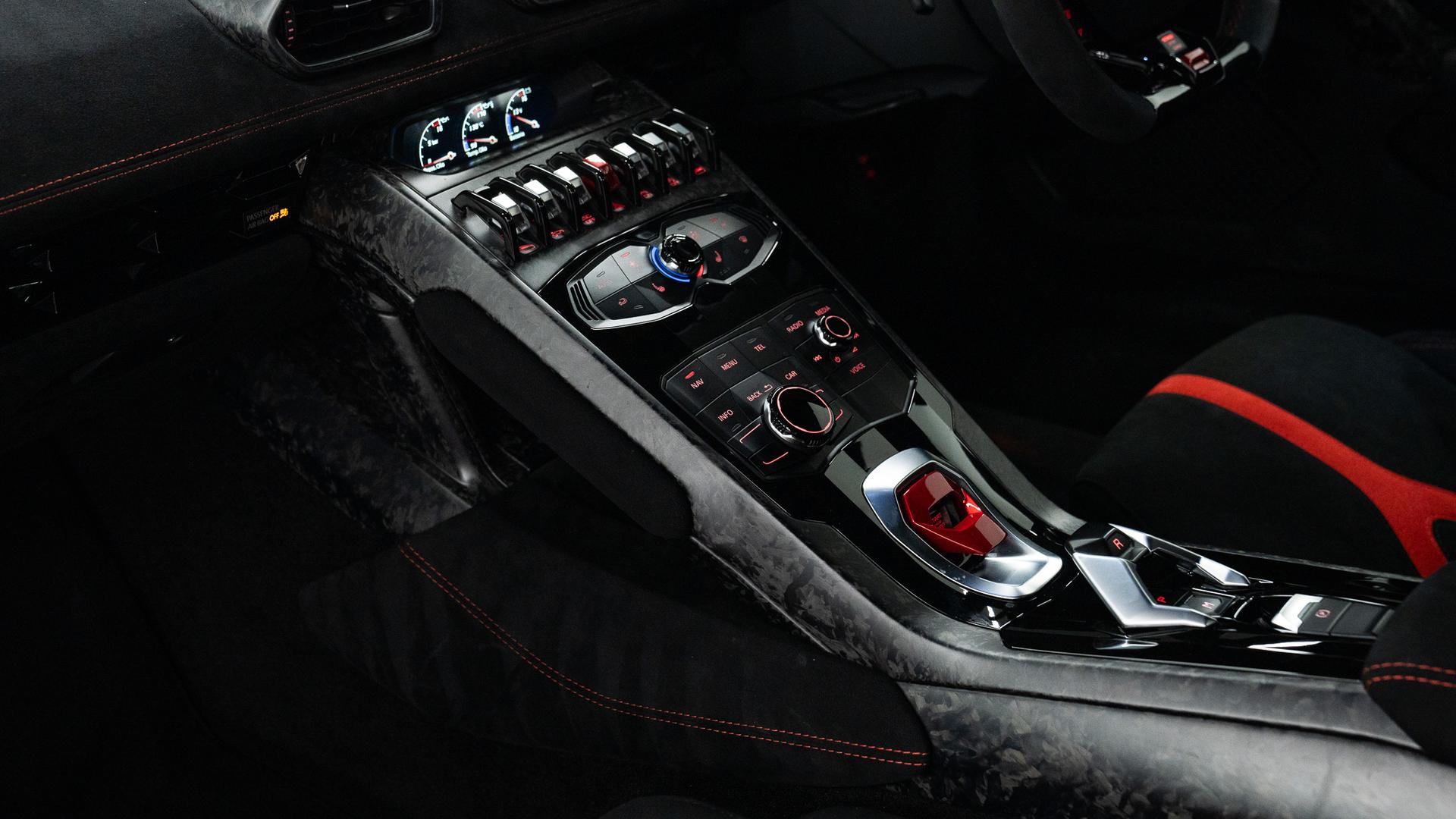 LAMBORGHINI Huracan Photo cb860f69-e2b8-4583-89fa-0a8eb5d81994.jpg