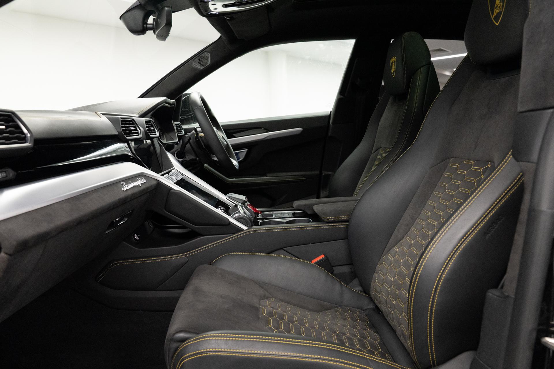 Lamborghini URUS Photo cb9e8f98-6567-4dba-9714-ac156234ace5.jpg