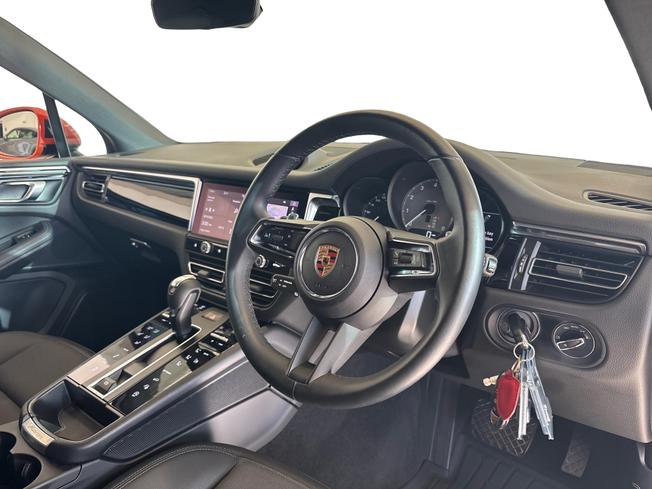 PORSCHE Macan Photo 10