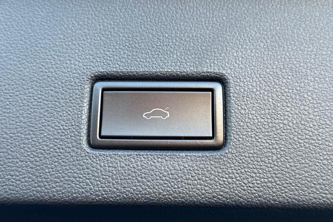 Volkswagen T-Roc Photo 23