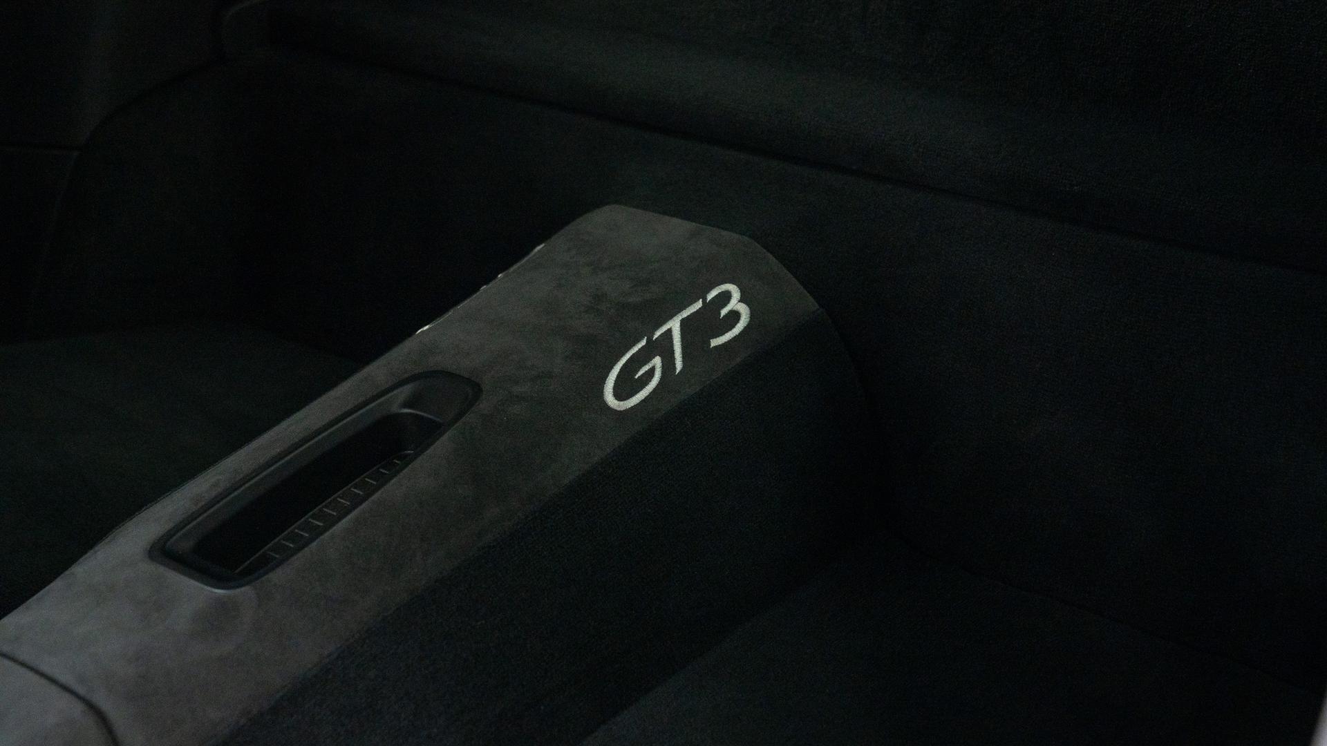 Porsche 911 Photo cbbe8239-bc77-4f82-b1c5-ea3f65cb5818.jpg