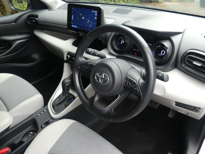 Toyota Yaris Photo cbc36cae-ffce-49a0-a5f6-9e53077c3675.jpg