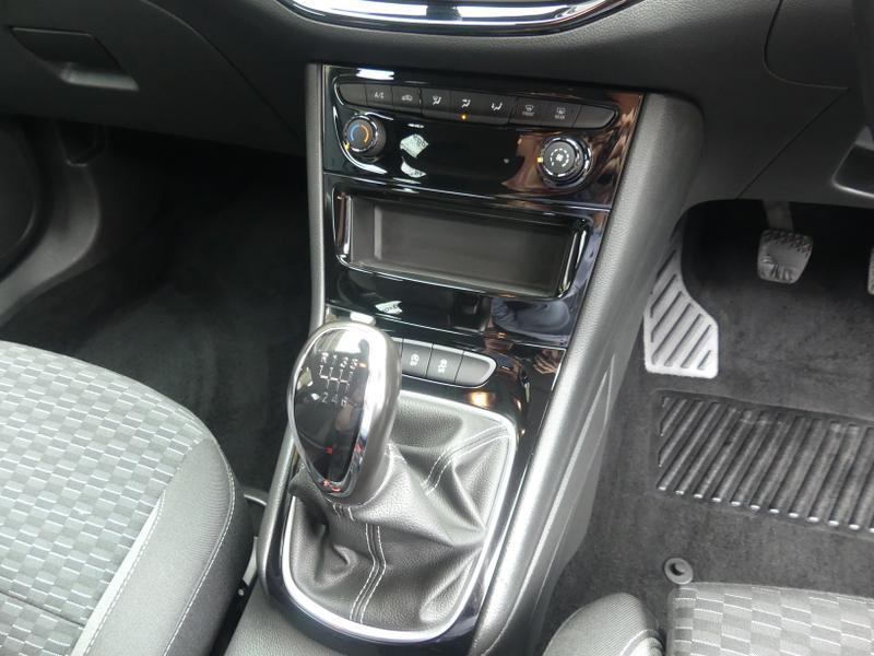 Vauxhall Astra Photo cbcf26ff-c2b6-4614-b618-46f7aab68acd.jpg