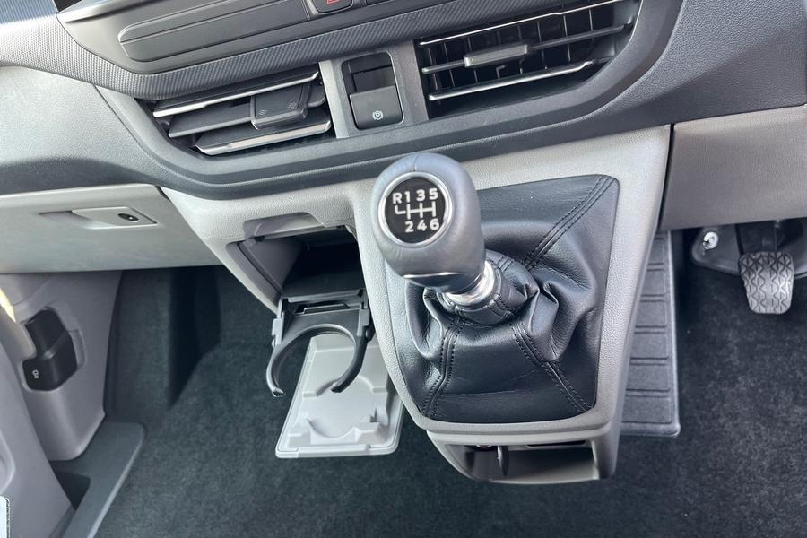 Ford TRANSIT CUSTOM Photo cc0e5ca4-1df9-4c95-86a8-77f180355e22.jpg