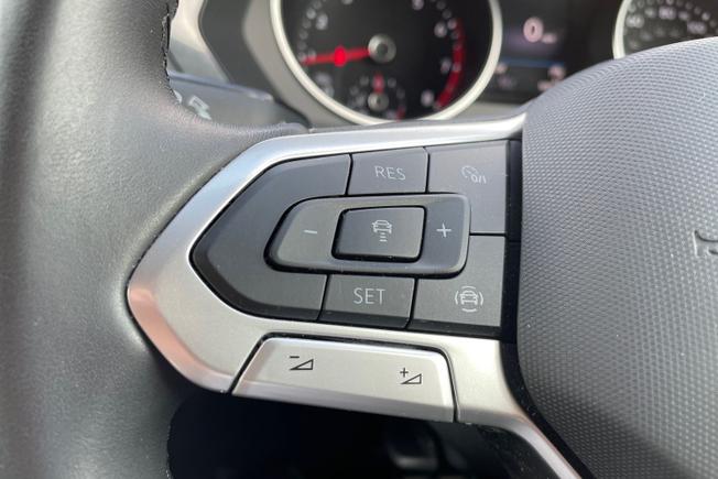 VOLKSWAGEN Tiguan Photo 17
