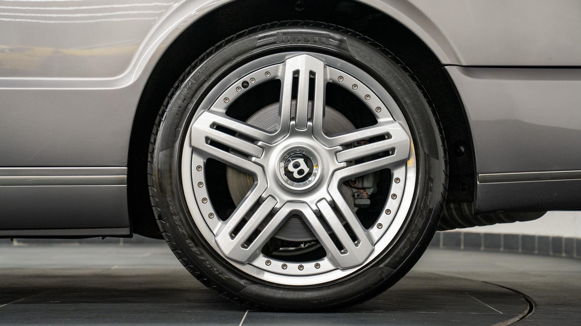 Bentley Brooklands Photo cc4fde2d-ef14-4bf3-aed1-0bd5d950ba23.jpg
