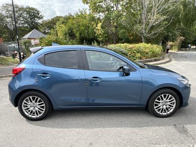 Mazda Mazda2 Photo 2