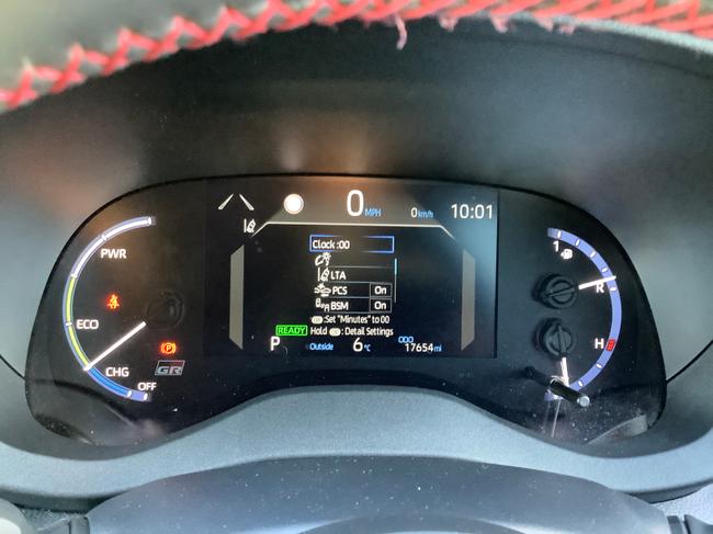 Toyota Yaris Cross Photo cc56f640-abca-4c95-8c6a-f5971d521f87.JPG