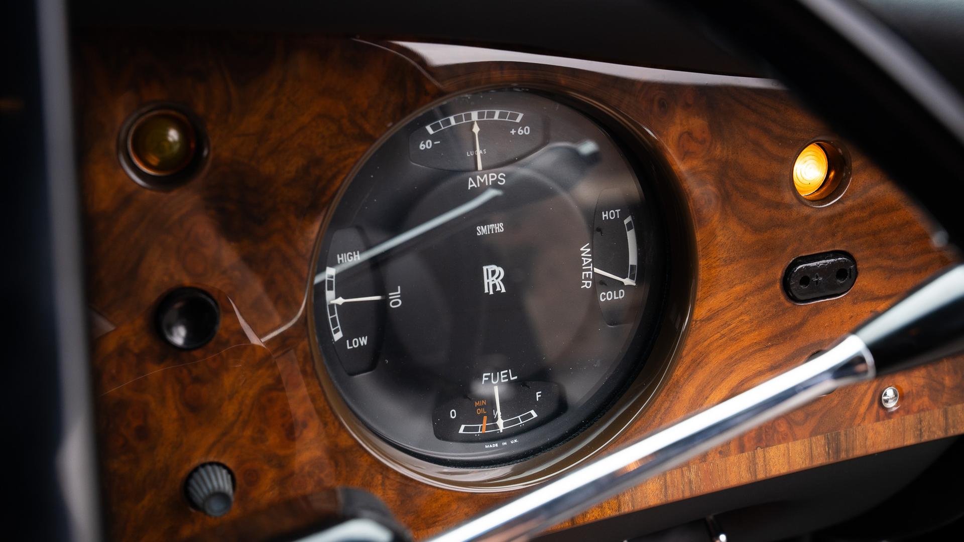 Rolls-Royce Phantom VI Limousine Photo cc665d7b-508e-4c9e-b637-6545b2e6d902.jpg