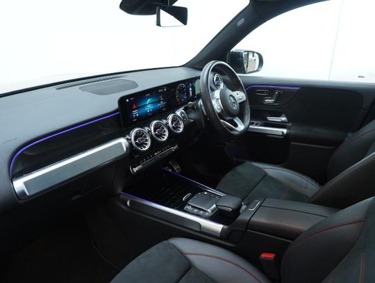 Mercedes-Benz GLB Photo cc6983e4-d885-4f76-b118-cdbf552817a1.jpg