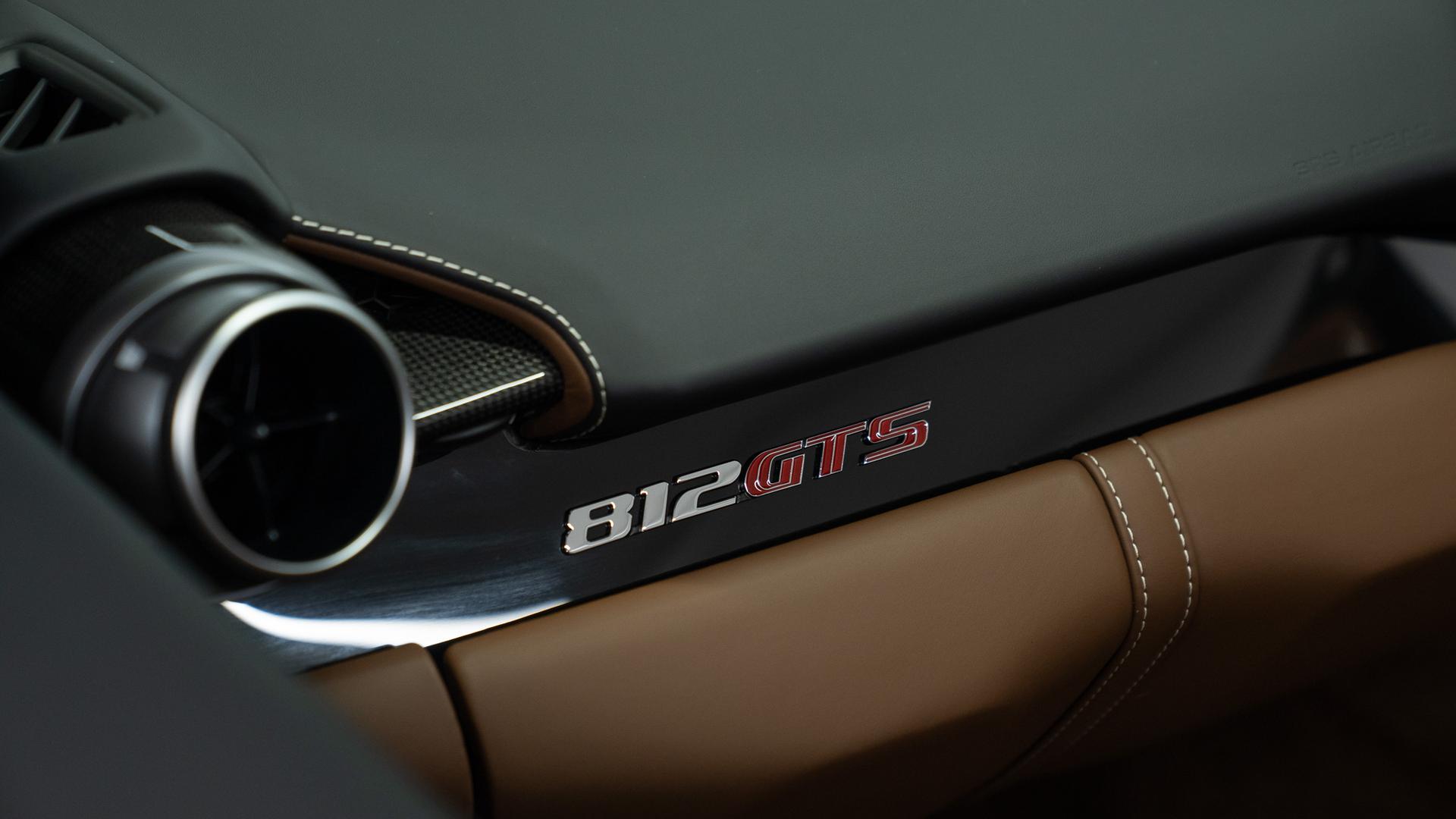 Ferrari 812 Photo cc6fcee6-16d3-4902-9f32-da5af839b06f.jpg