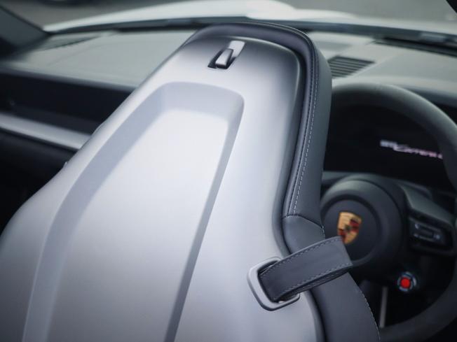 PORSCHE 911 Photo 26
