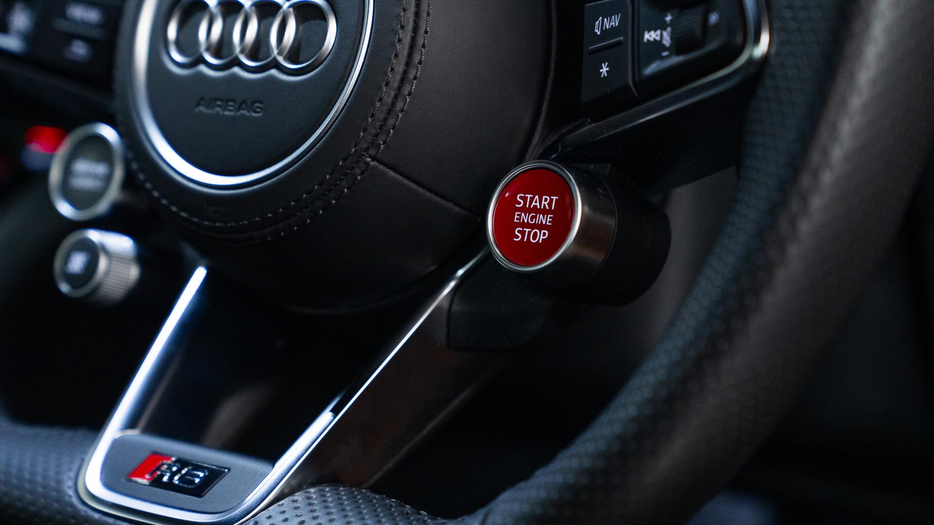 Audi R8 Photo cc749b41-a41a-4762-a7fb-fedf1c714ac6.jpg