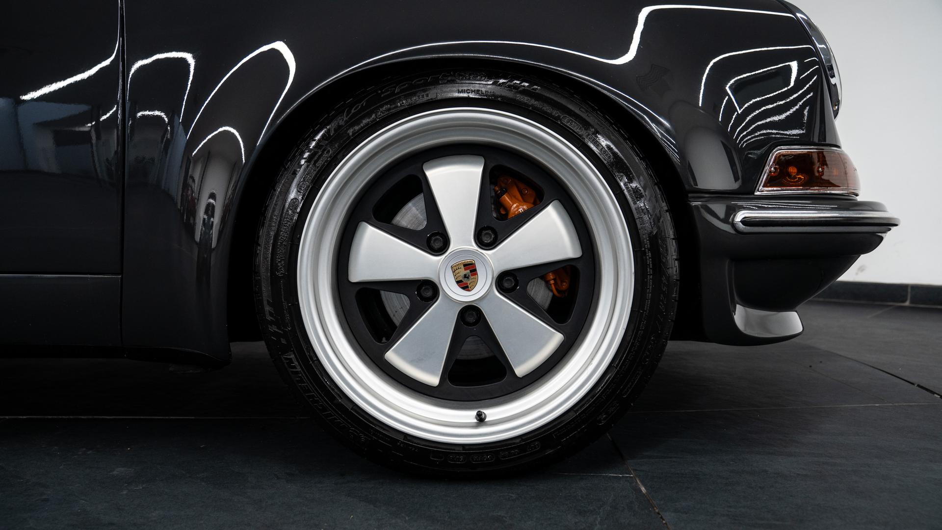 Porsche 911 Retro Works Photo cc7625ab-6340-487e-b7b8-b6a86f146fbd.jpg