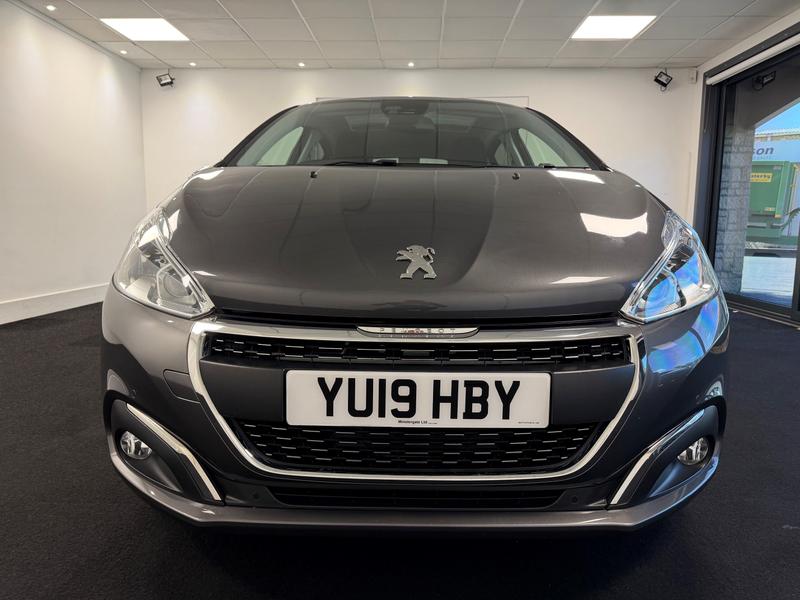 Peugeot 208 Photo cc8204fc-f81e-43d7-935b-142772de7367.jpg
