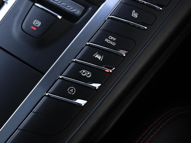 PORSCHE Macan Photo 16