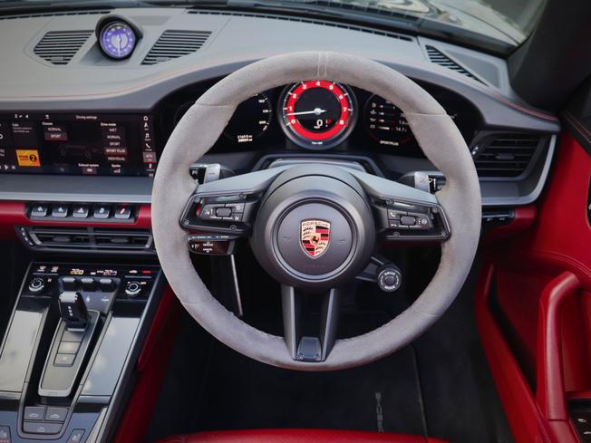 PORSCHE 911 Photo 22
