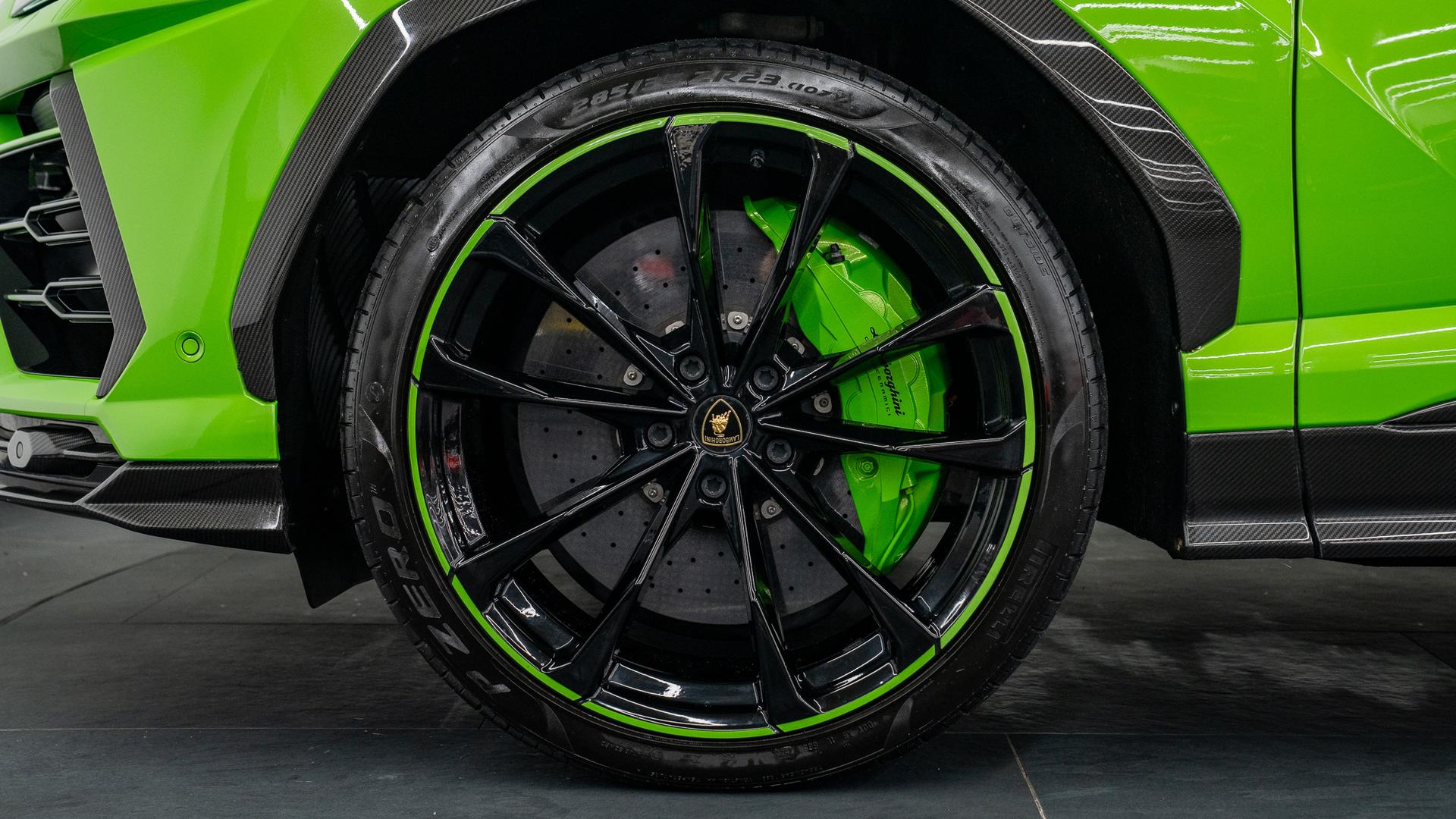 LAMBORGHINI Urus Photo cc896d06-2b17-4403-806c-2e5f09ad0475.jpg