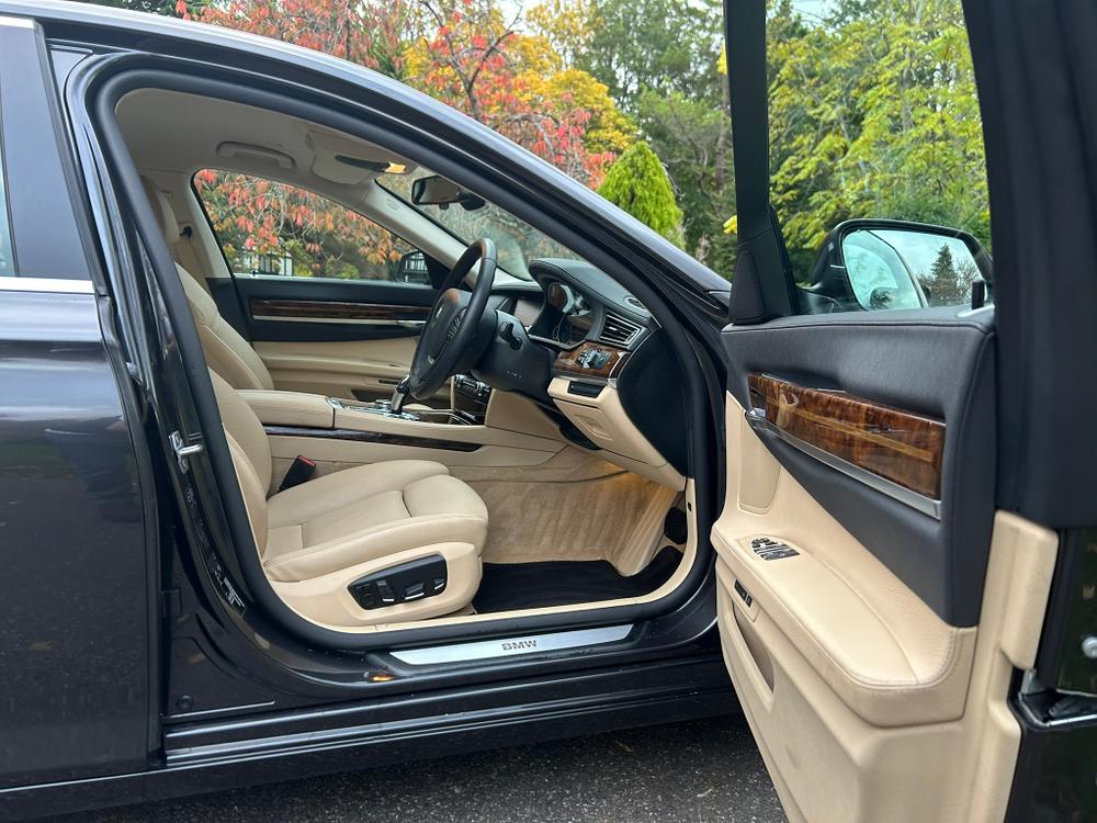 Used BMW 7 Series ESO65 23