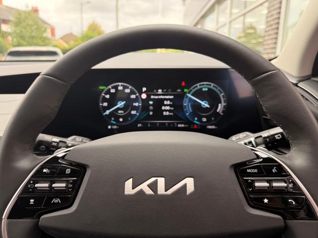 Kia Niro Photo cc9228f5-1f70-4f5a-ae85-184d9b7ee7d3.jpg