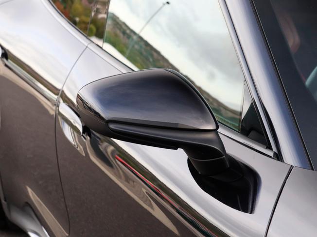 PORSCHE Taycan Photo 12