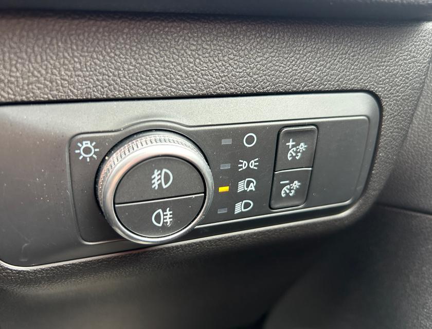 Ford Kuga Photo cc9ddc58-57dc-4d31-ad83-180ec1ad28cc.jpg