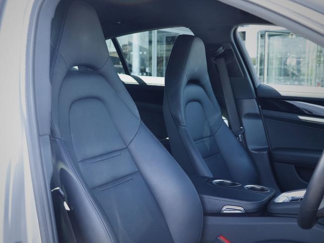 PORSCHE Panamera Photo 29
