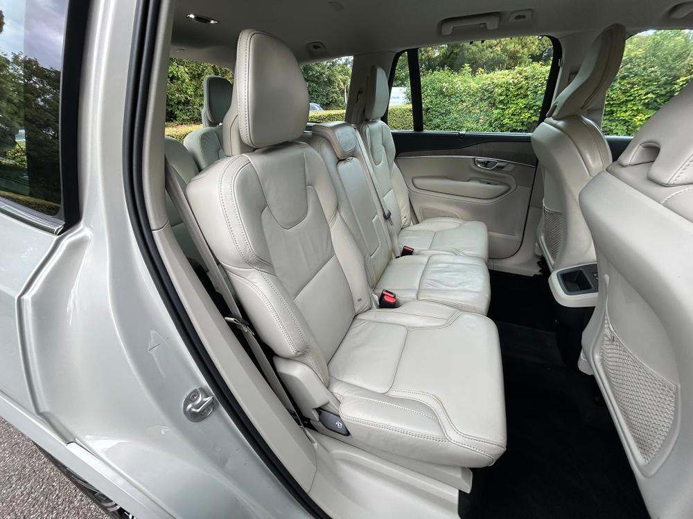 Used Volvo XC90 SD22URT 33
