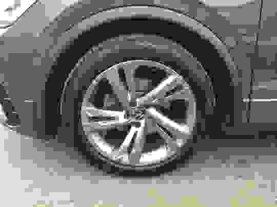 Volkswagen TIGUAN Photo cccc3282-8e74-4c44-b2de-1ed4b7157474.jpg