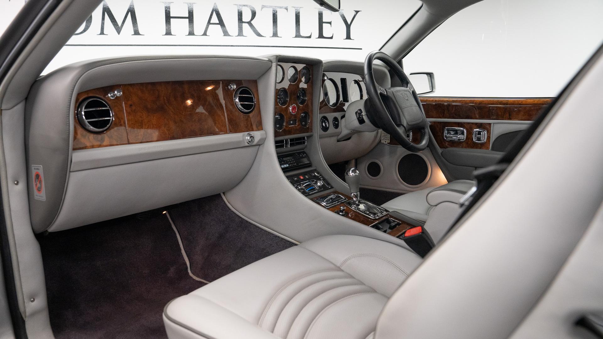 Bentley Continental Photo cce714fd-a3bd-4fe7-bcf9-887ca0a9b703.jpg