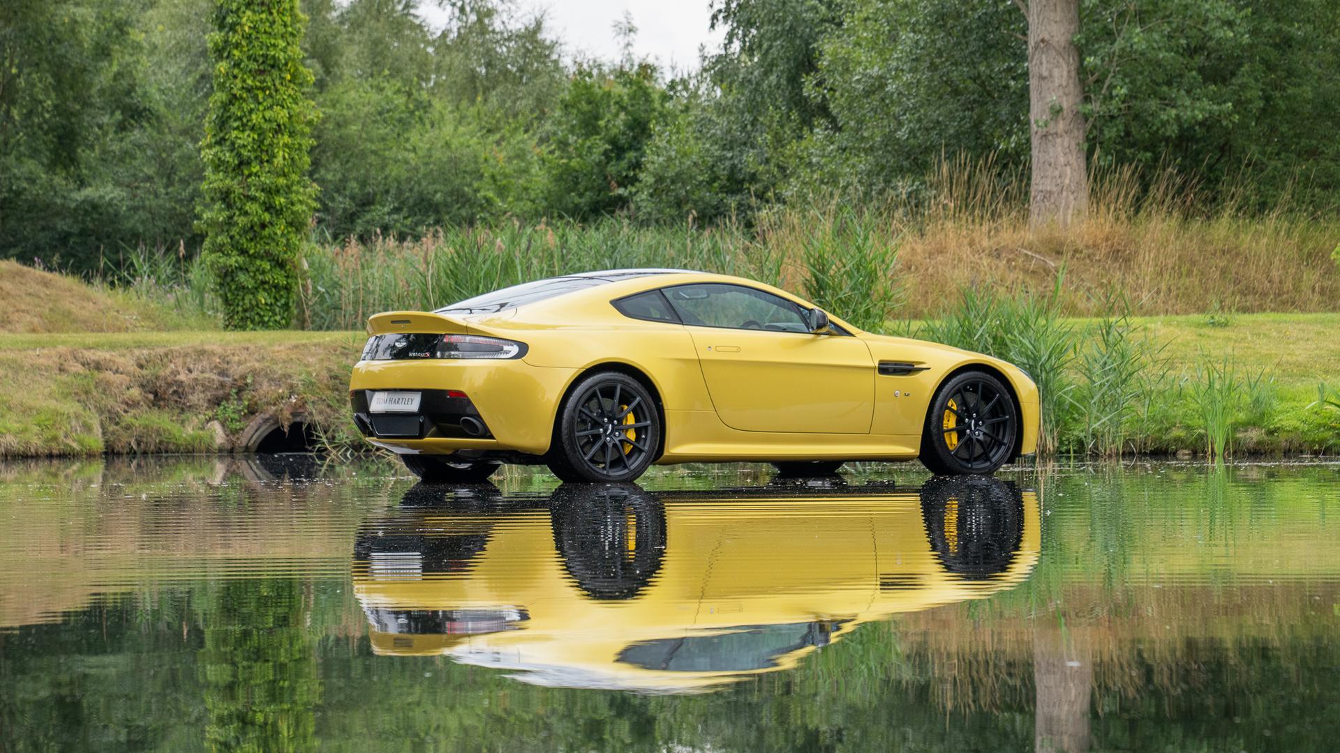 Aston Martin Vantage Photo cce744a9-a22f-45ee-91b0-5ce209da1c7a.jpg