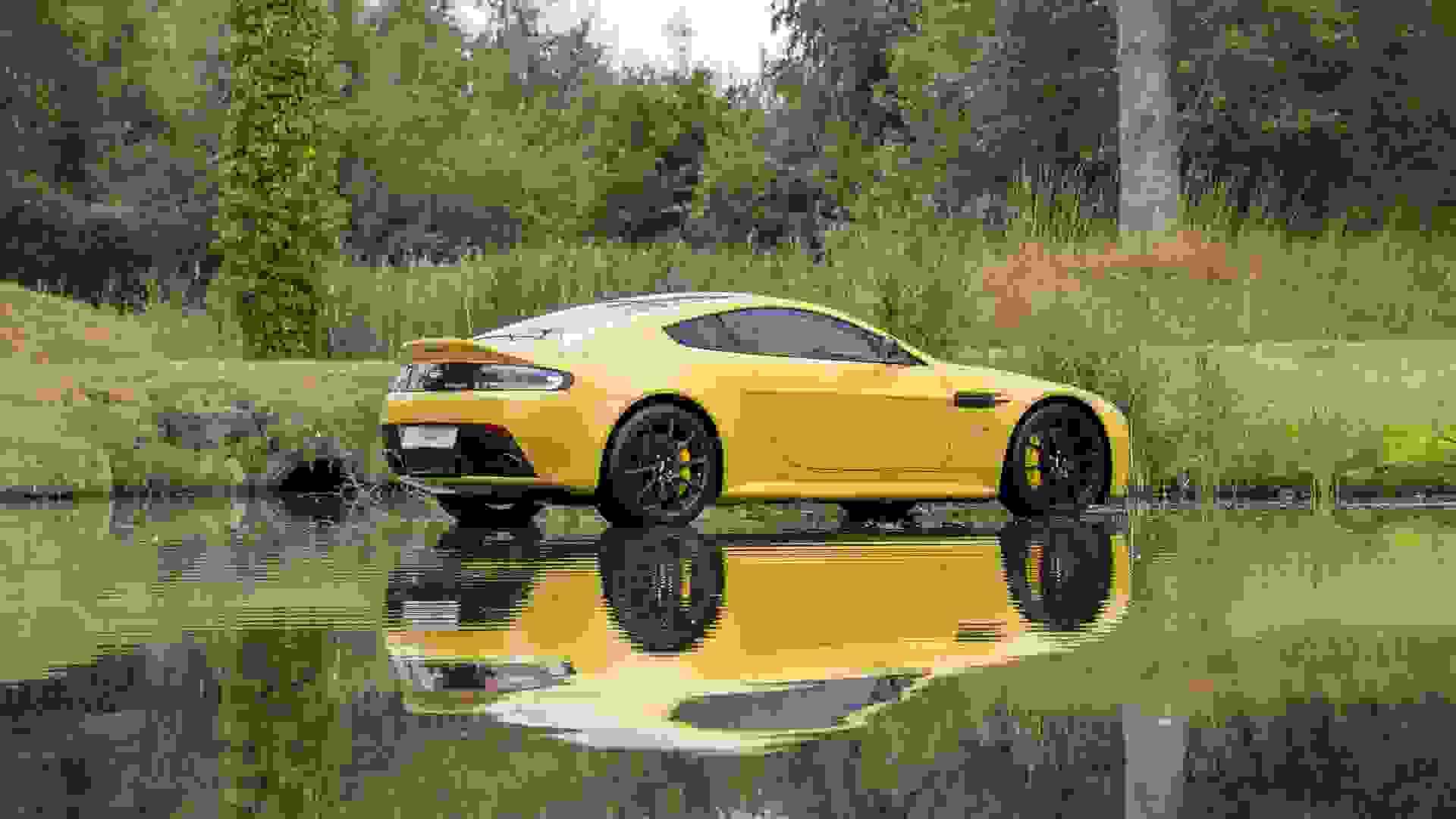 Aston Martin Vantage Photo cce744a9-a22f-45ee-91b0-5ce209da1c7a.jpg