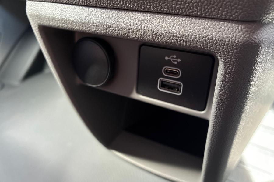 Ford TRANSIT CUSTOM Photo cce7b386-dde6-43bf-b620-10d2345e15a7.jpg